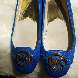 Michael Kors blue with gold flats